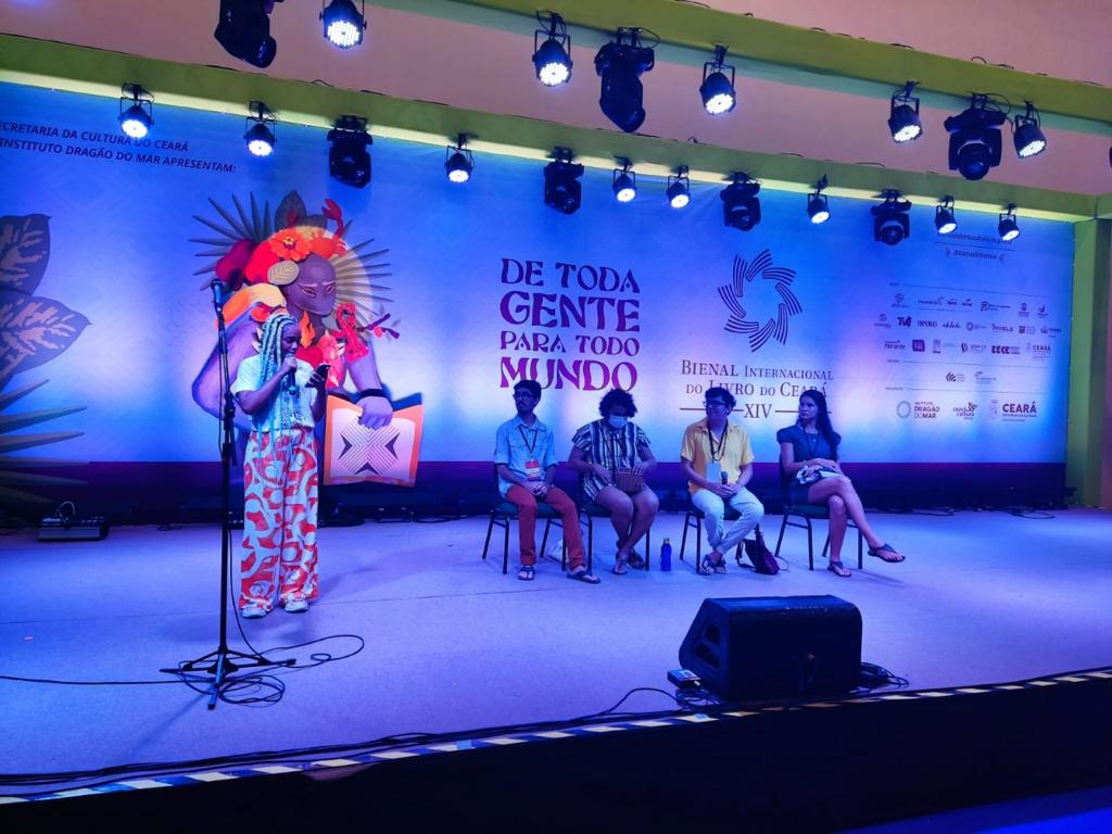 A juventude da periferia é protagonista na Bienal com espaço para apresentações de produções individuais e coletivas