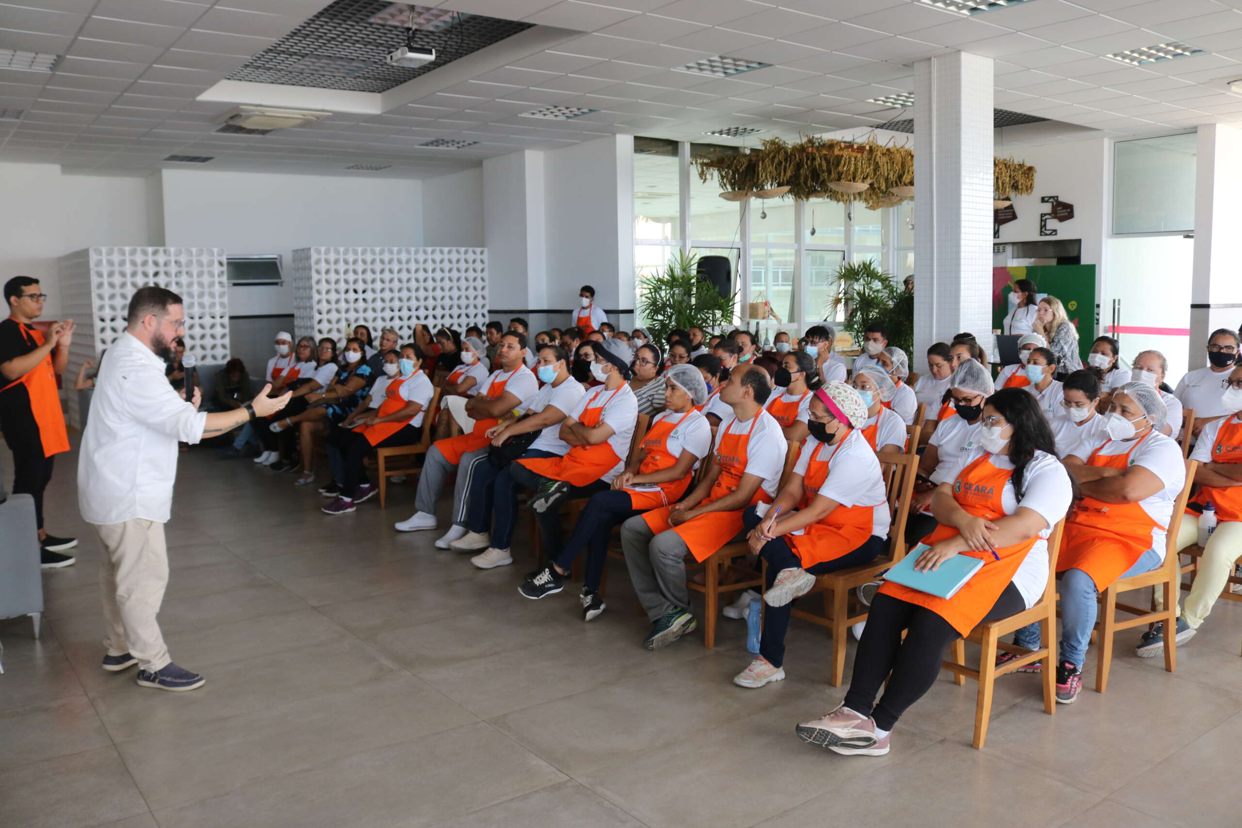 Políticas públicas e sustentabilidade na gastronomia tema de encontro na Escola de Gastronomia Social