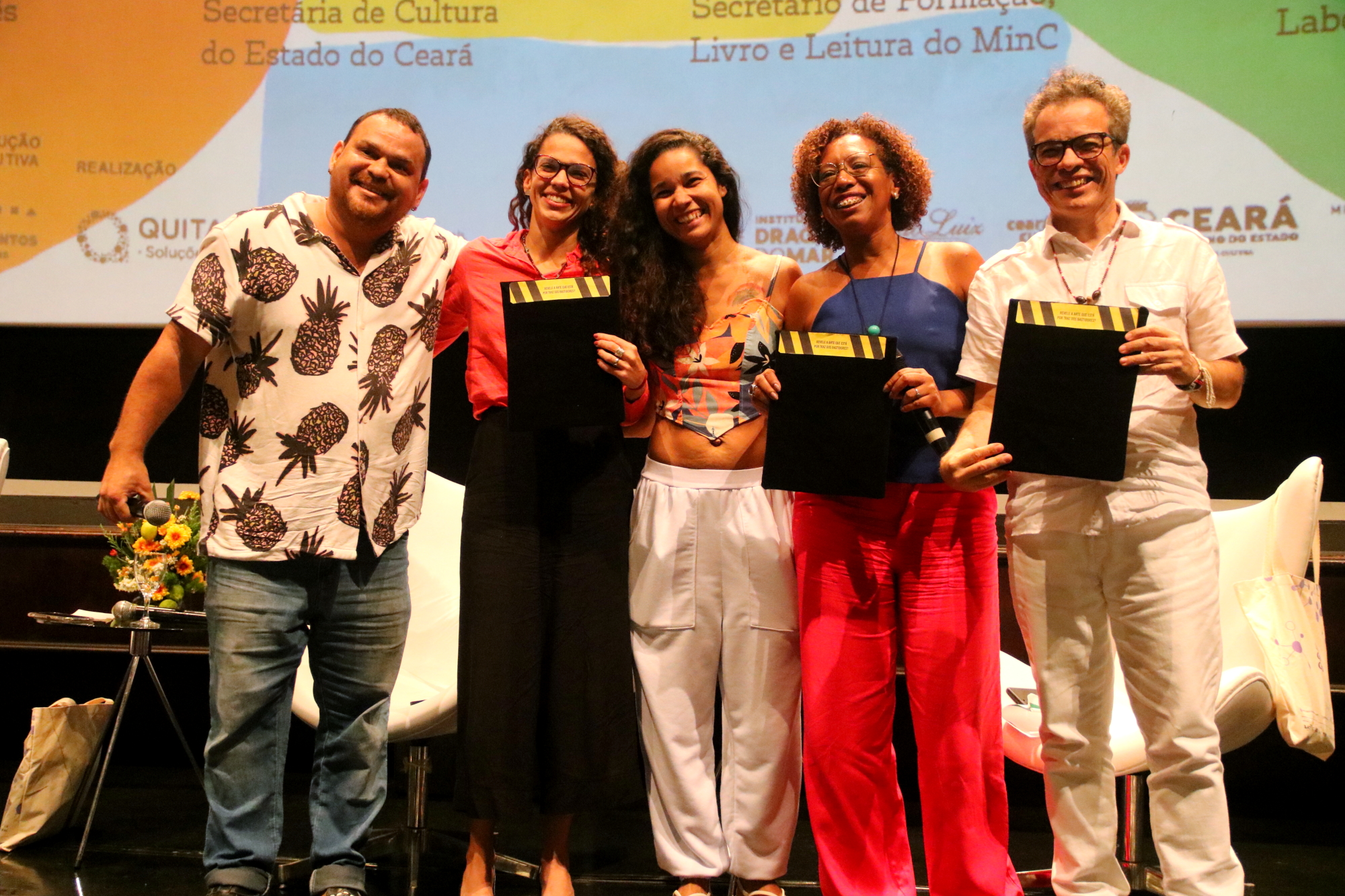 Com apoio da Secult Ceará, o seminário “O Brasil vai renascer com o MinC e a cultura brasileira” foi realizado no Cineteatro São Luiz, nesta sexta (27)