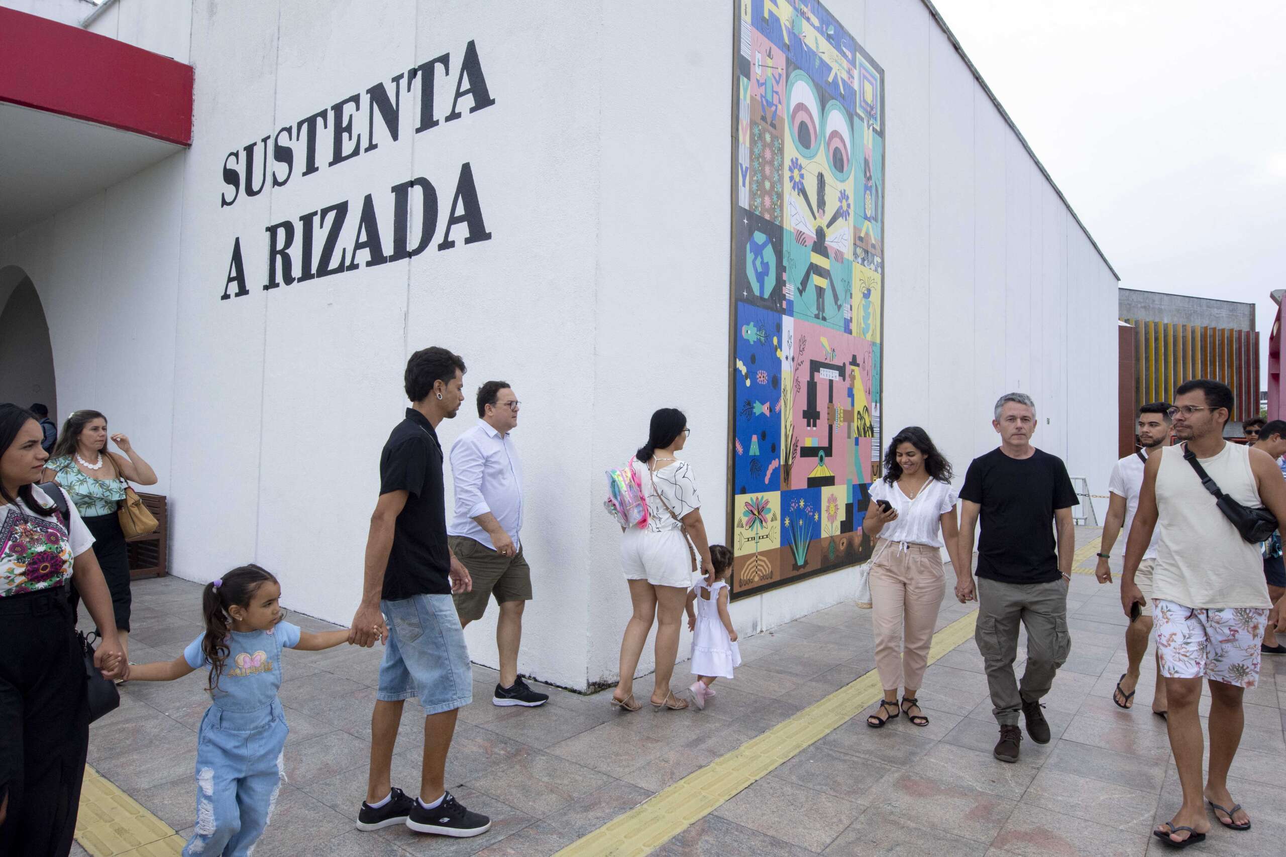 Dragão do Mar recebe mural interativo do artista francês Guillaumit