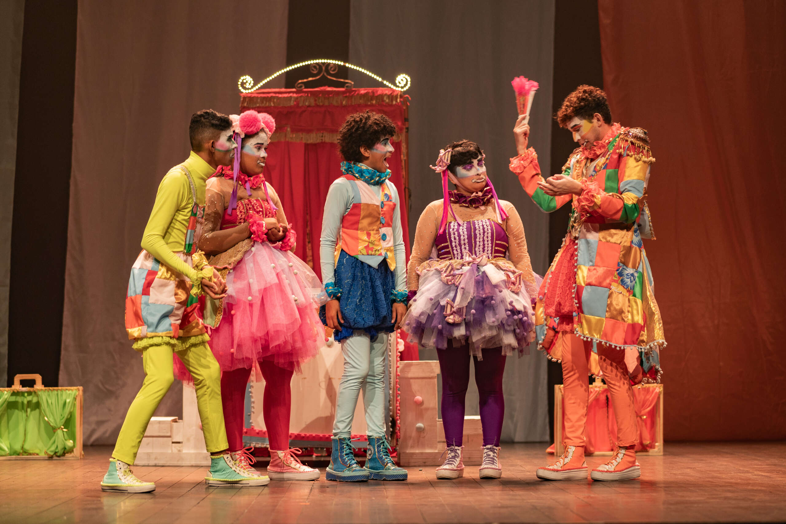 Espetáculo infantil em homenagem a Chico Anysio tem última apresentação neste domingo (26), no Teatro Dragão do Mar
