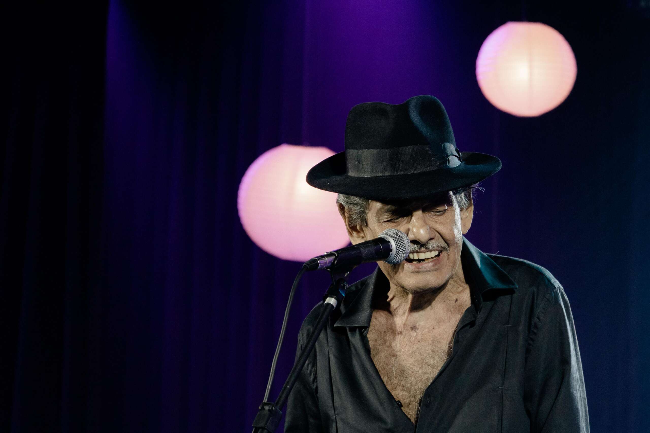 Rodger Rogério comemora 80 anos com show especial no Cineteatro São Luiz