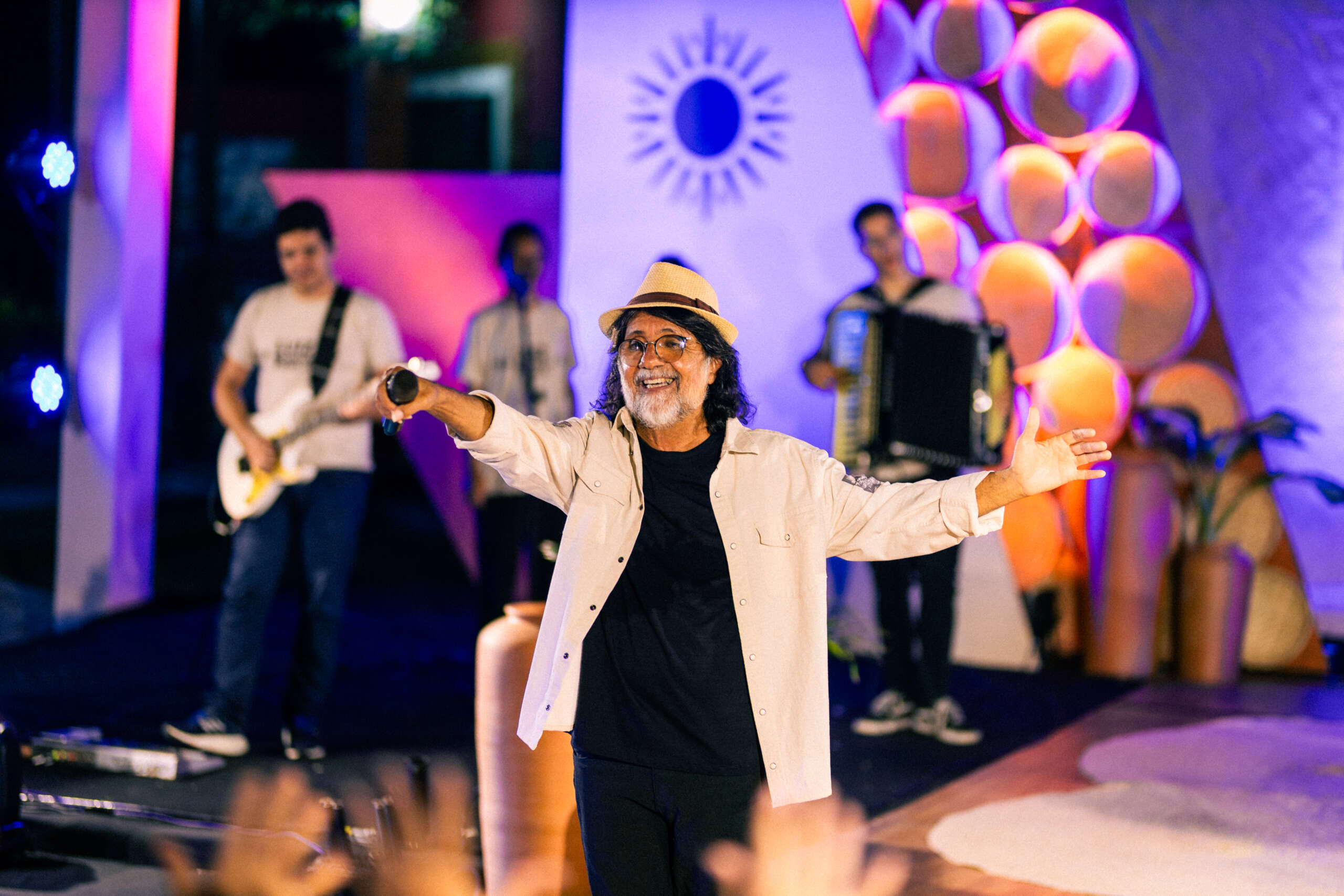 Programação 2 anos do Centro Cultural do Cariri traz shows de Chico César e Luiz Fideliz