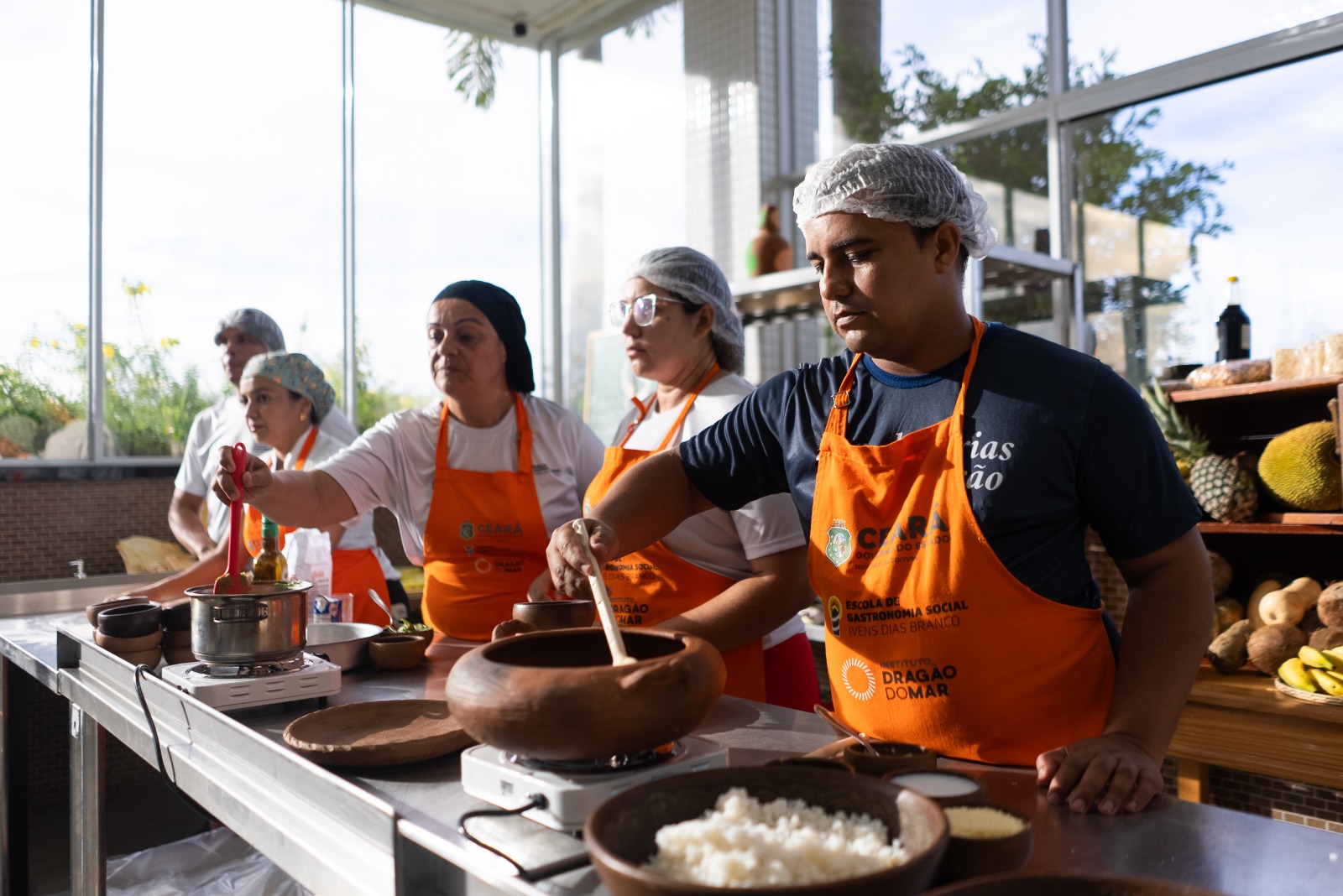 Escola de Gastronomia Social oferta 140 vagas gratuitas para cursos profissionalizantes presenciais