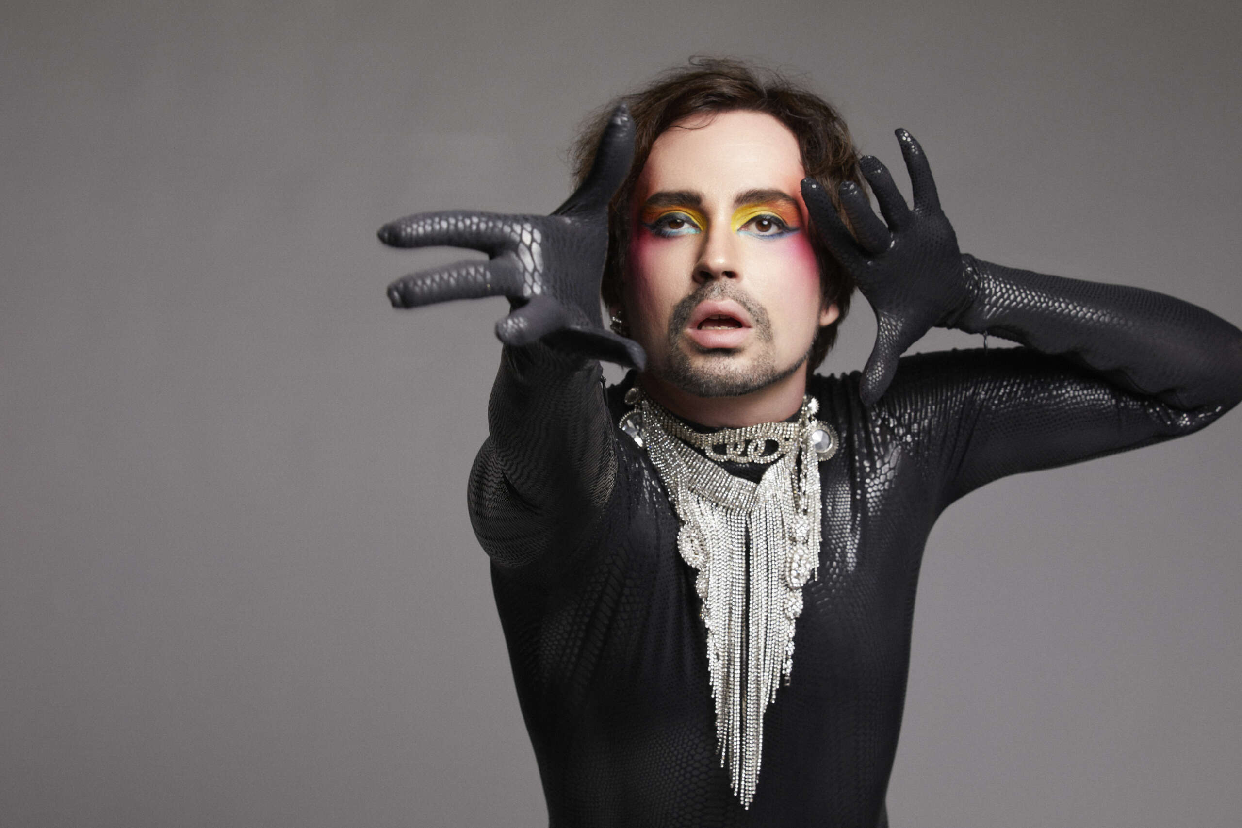 Com apoio da Secult, Edição comemorativa de XXV anos do DFB Festival traz  show exclusivo do artista Johnny Hooker 