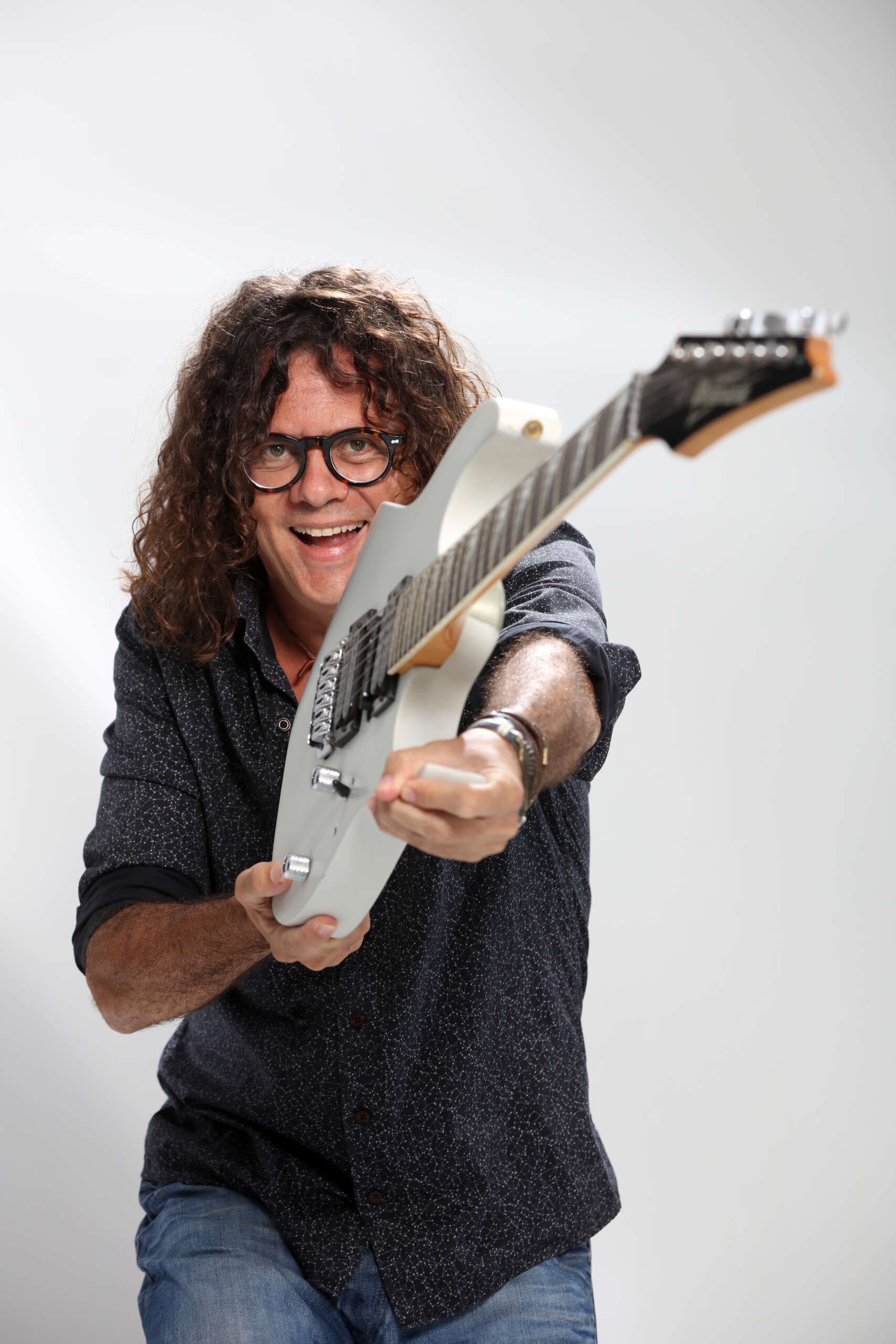 Isaac Cândido interpreta Fagner e Rebel Lion comemora 34 anos em programação da semana na Estação das Artes