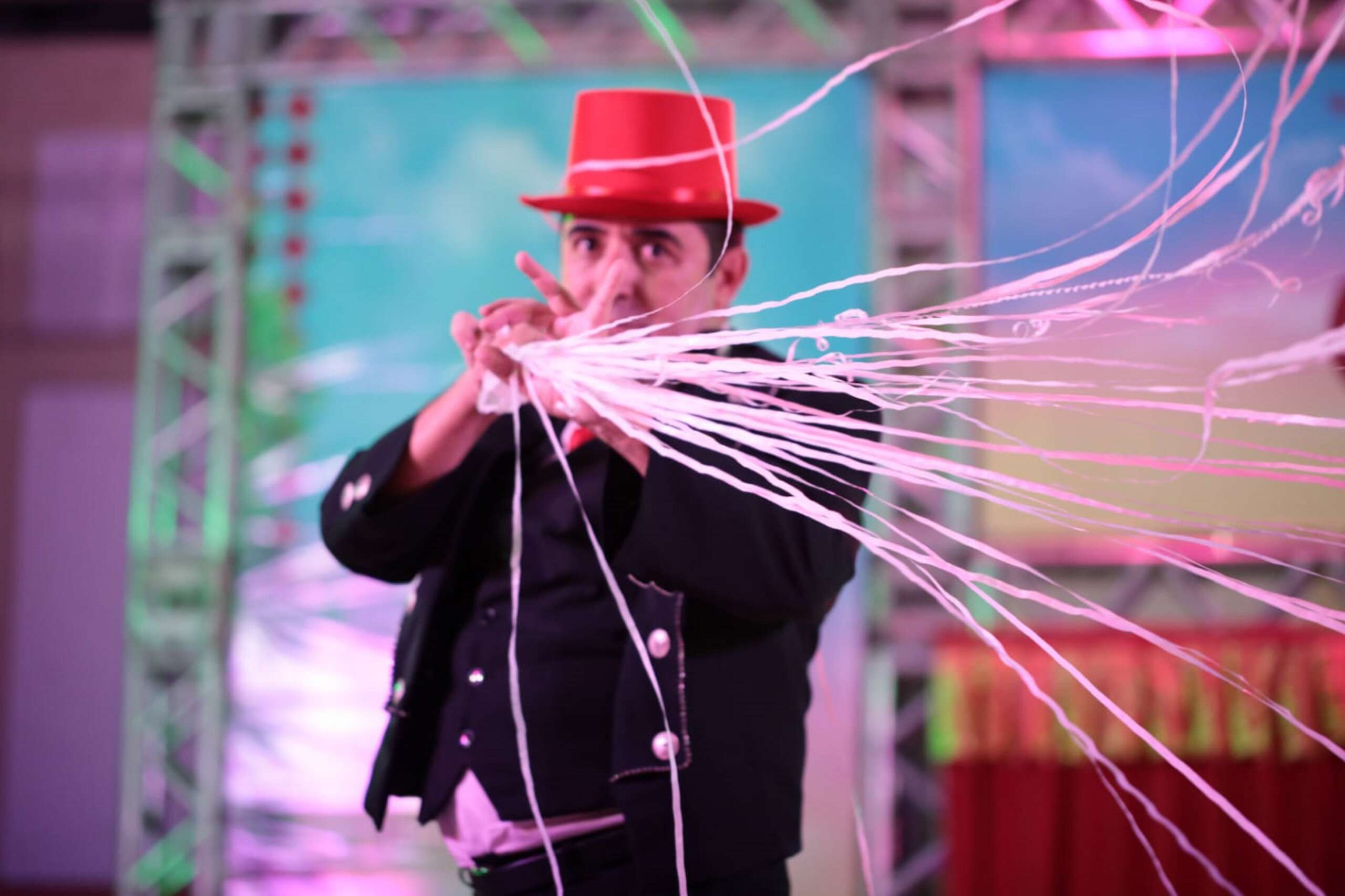 Mágico Goldini encerra na sexta-feira (9) em Jijoca o primeiro circuito do 10º Festival Internacional de Circo do Ceará