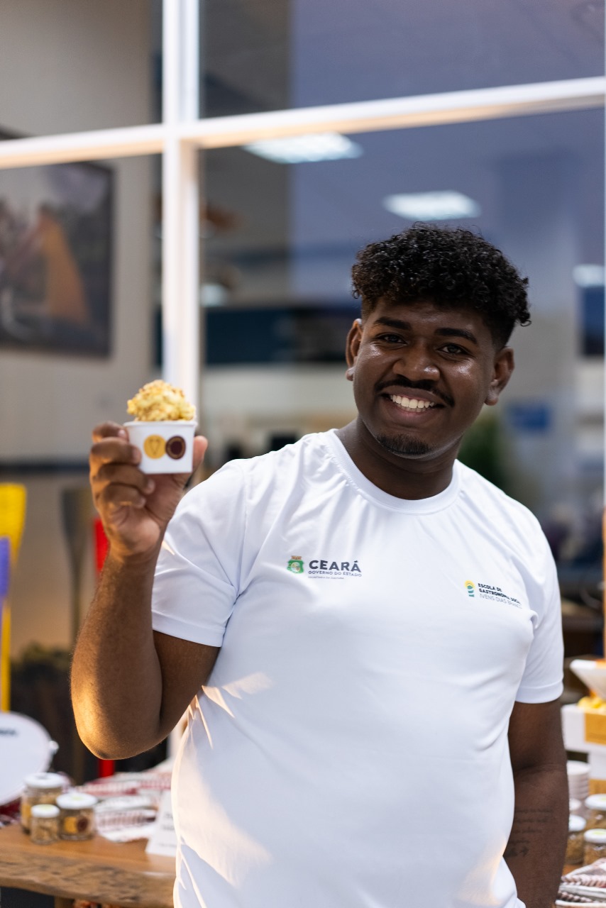 Pesquisador da Escola de Gastronomia Social, Joélho Caetano, é finalista no prêmio Brasil Criativo