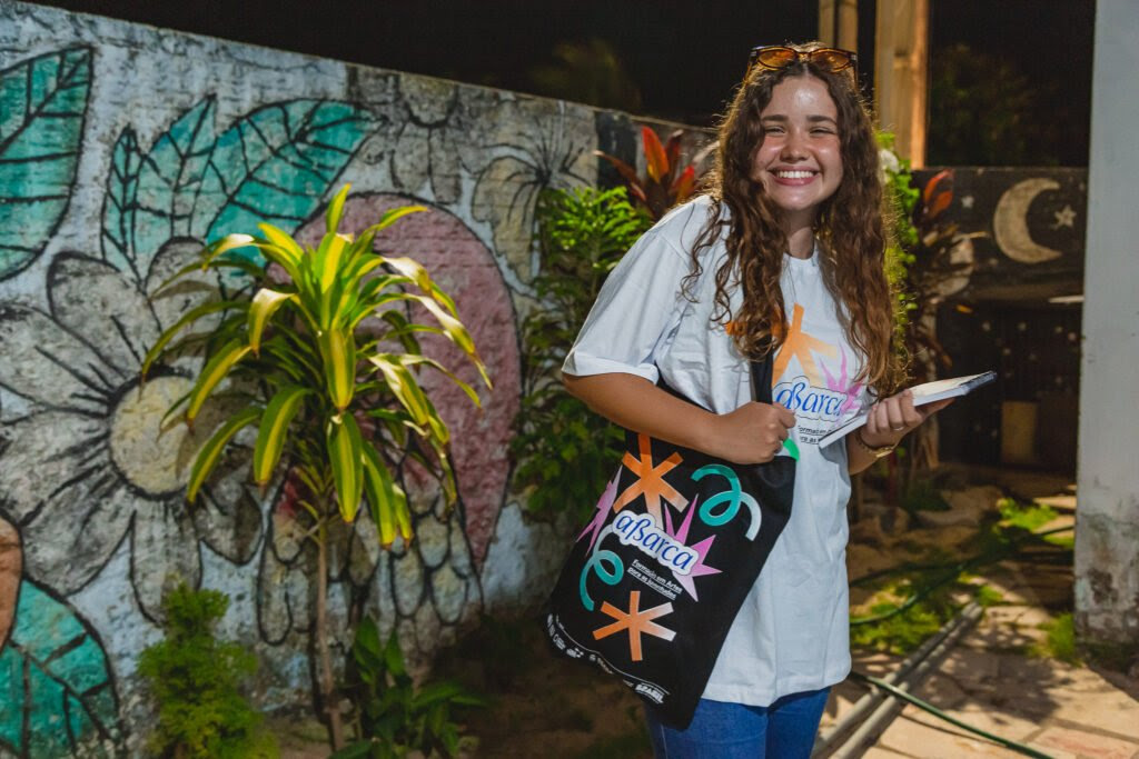 Cursos de formação básica em artes, promovidos pelo Abarca, da Escola Porto Iracema, levam novas oportunidades para jovens na comunidade da Taíba, em São Gonçalo do Amarante