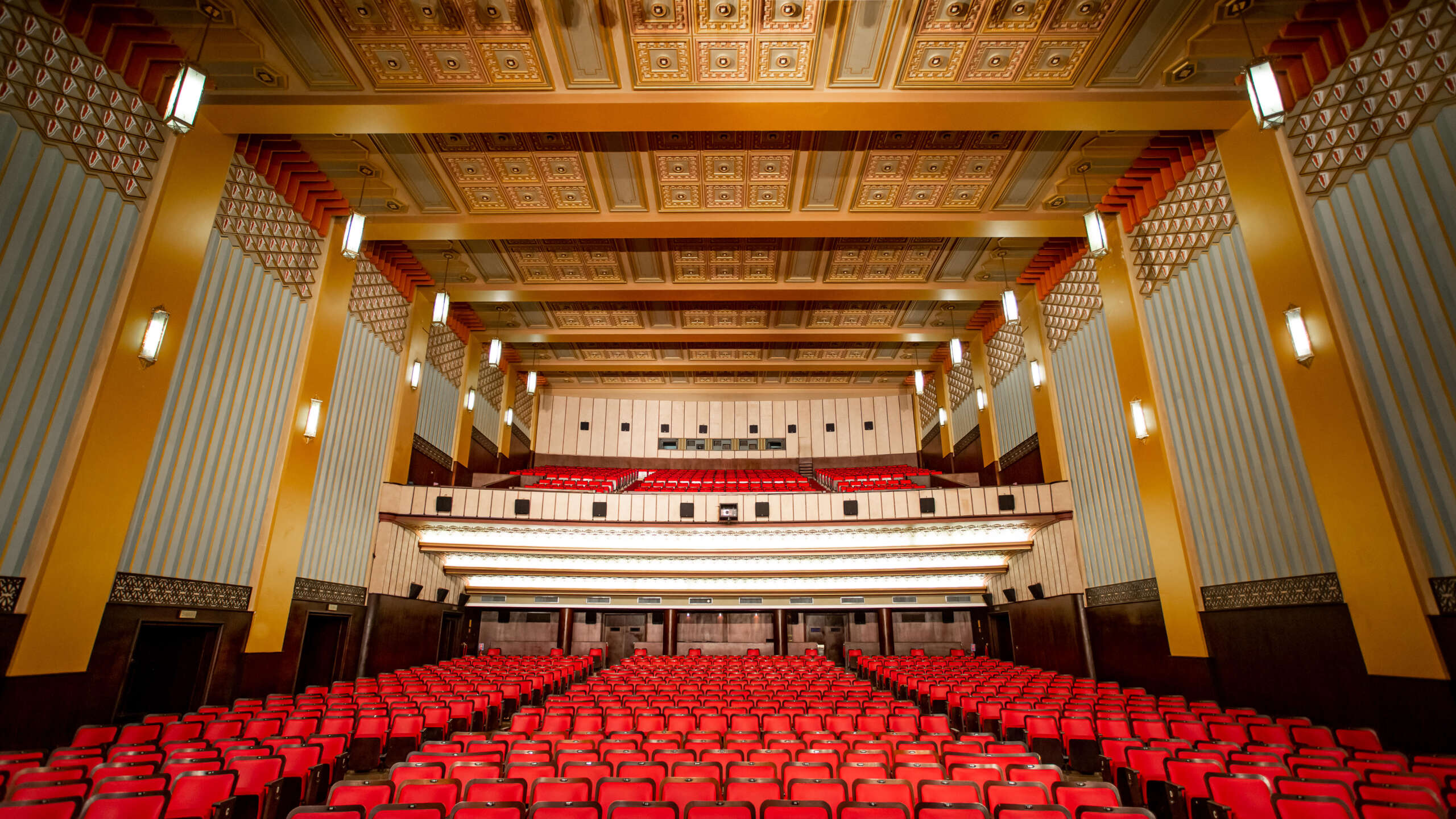 Governo do Ceará inicia preparativos para os 10 anos de reabertura do Cineteatro São Luiz e anuncia novas ações de conservação e restauro em parceria com a Escola de Artes e Ofícios