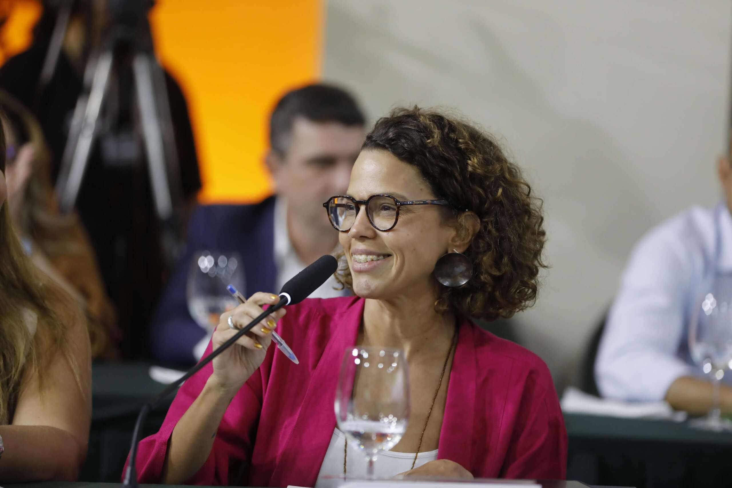 Secretária da Cultura, Luisa Cela, participa de reunião com secretariado do Governo do Ceará
