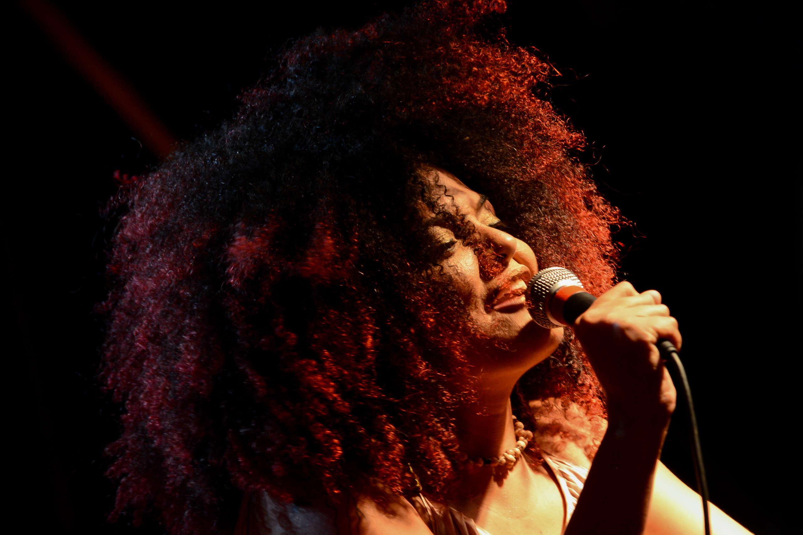 Shows de Roberta Kaya e Simone Sousa abrem agenda de shows do Férias no Dragão no Anfiteatro, neste sábado (11)