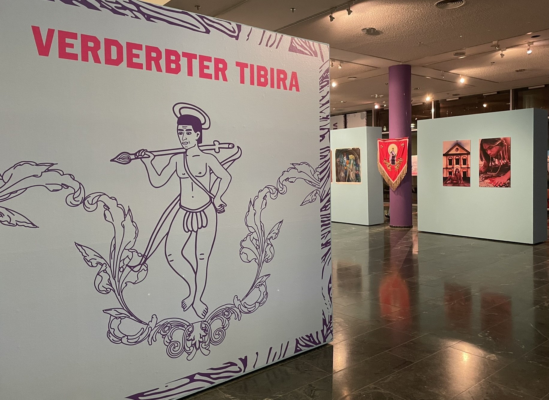 Secult Ceará e Plataforma Imaginários abrem exposição pioneira com tema LGBTI+ na Embaixada do Brasil em Berlim, nesta segunda-feira (17)