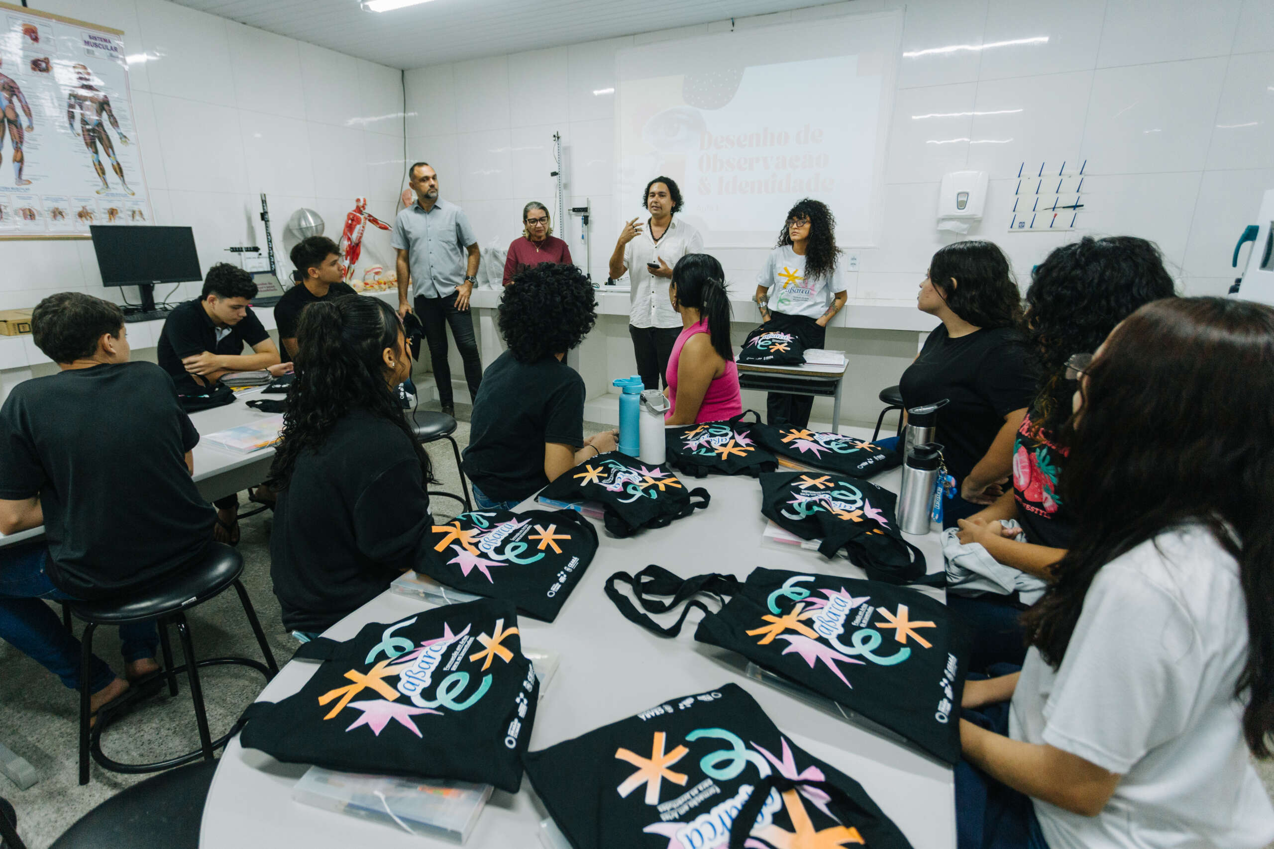 Projeto aBarca leva formação artística gratuita a jovens da rede pública em 15 municípios cearenses