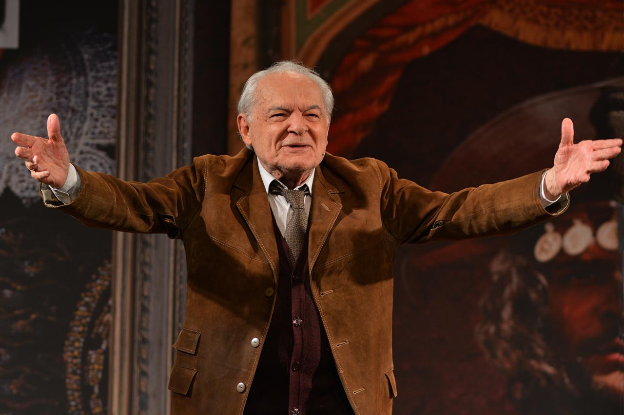 Othon Bastos celebra a vida e a carreira em “Não me entrego, não!” no Cineteatro São Luiz
