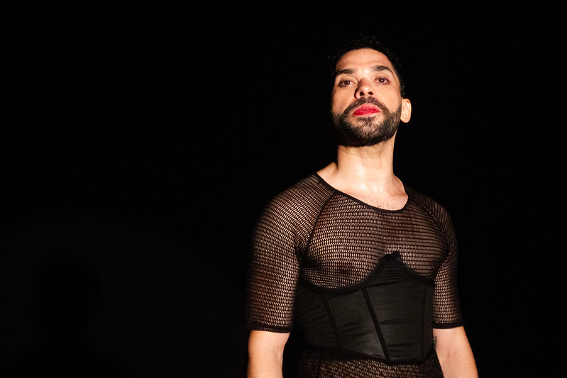 Cineteatro São Luiz recebe o espetáculo “Metendo a Boca”, que celebra a liberdade de expressão e identidade