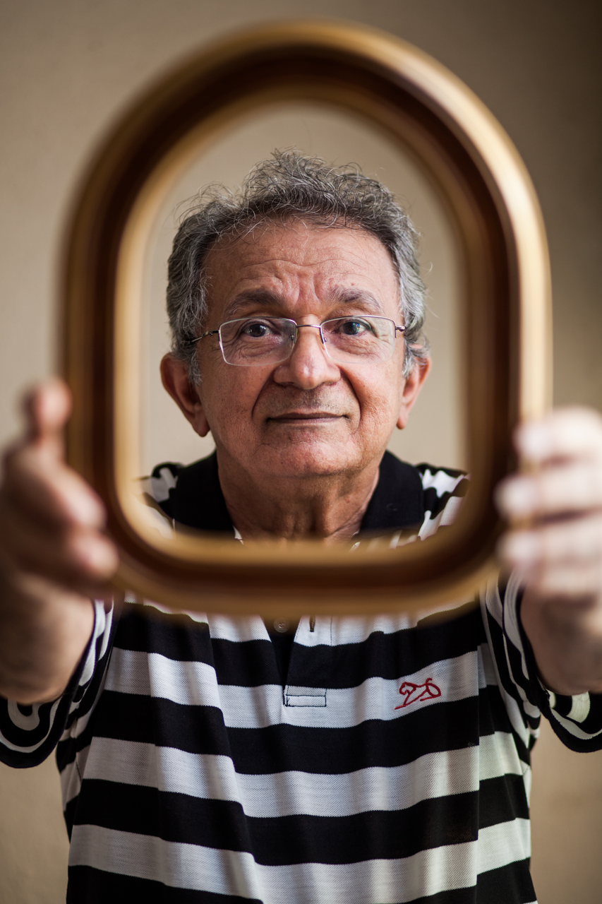 Mestre Júlio Santos facilita oficina de Fotopintura em ateliê no Dragão do Mar