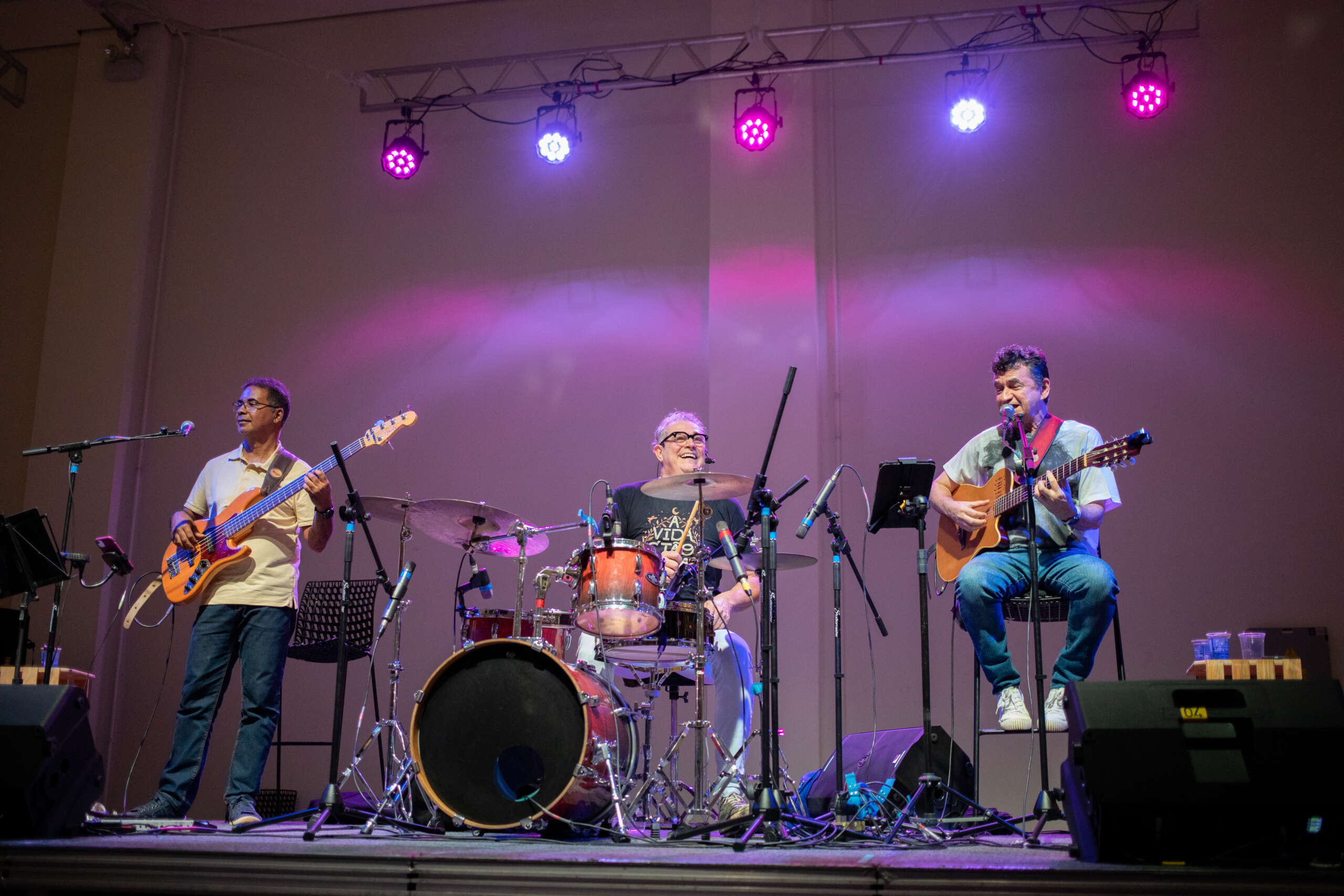 Mercado AlimentaCE terá show especial com tributo a Gilberto Gil e Caetano Veloso neste domingo (8)