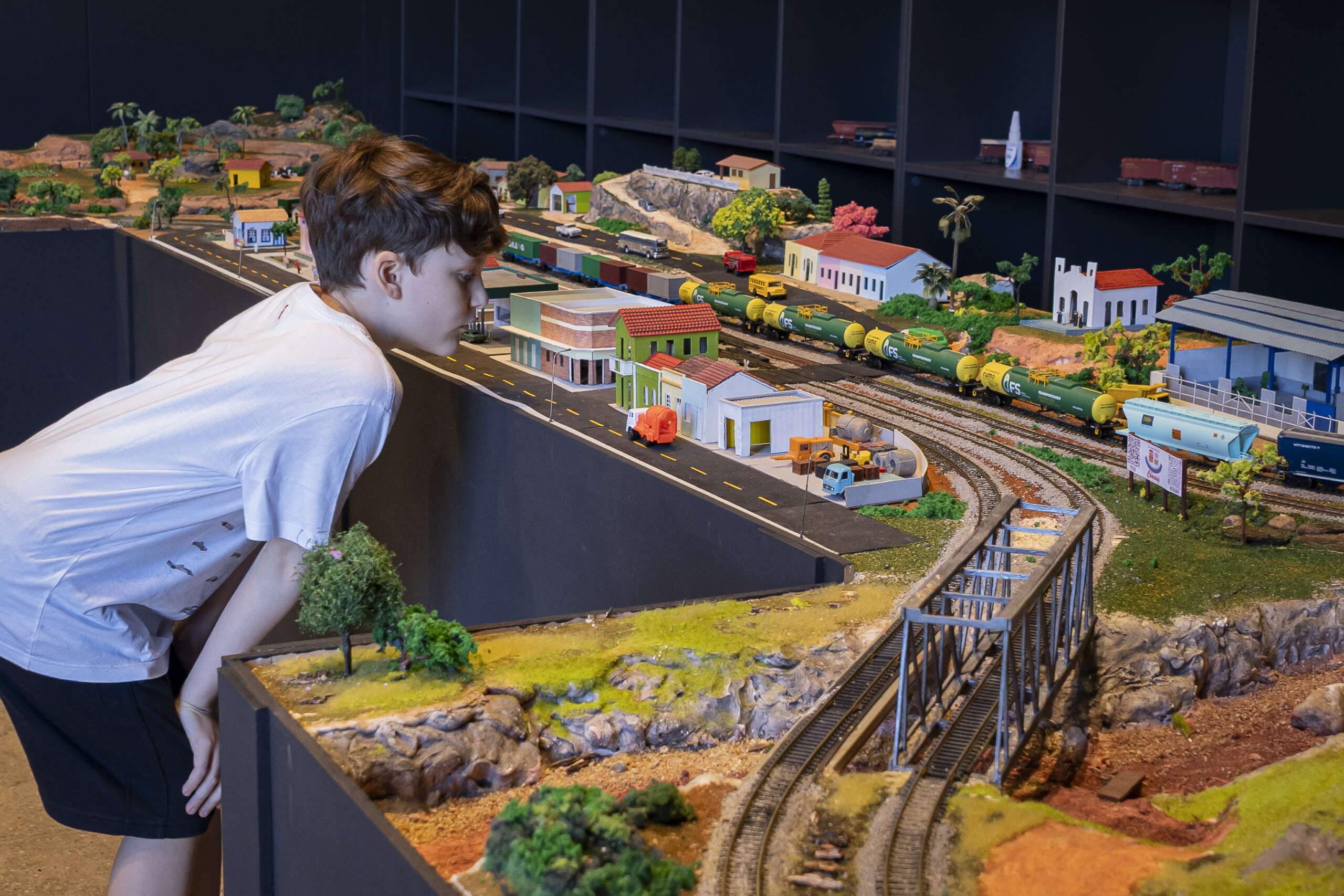 Museu Ferroviário atrai mais de 3 mil visitantes com exposição de ferromodelismo. Evento segue até domingo (3)