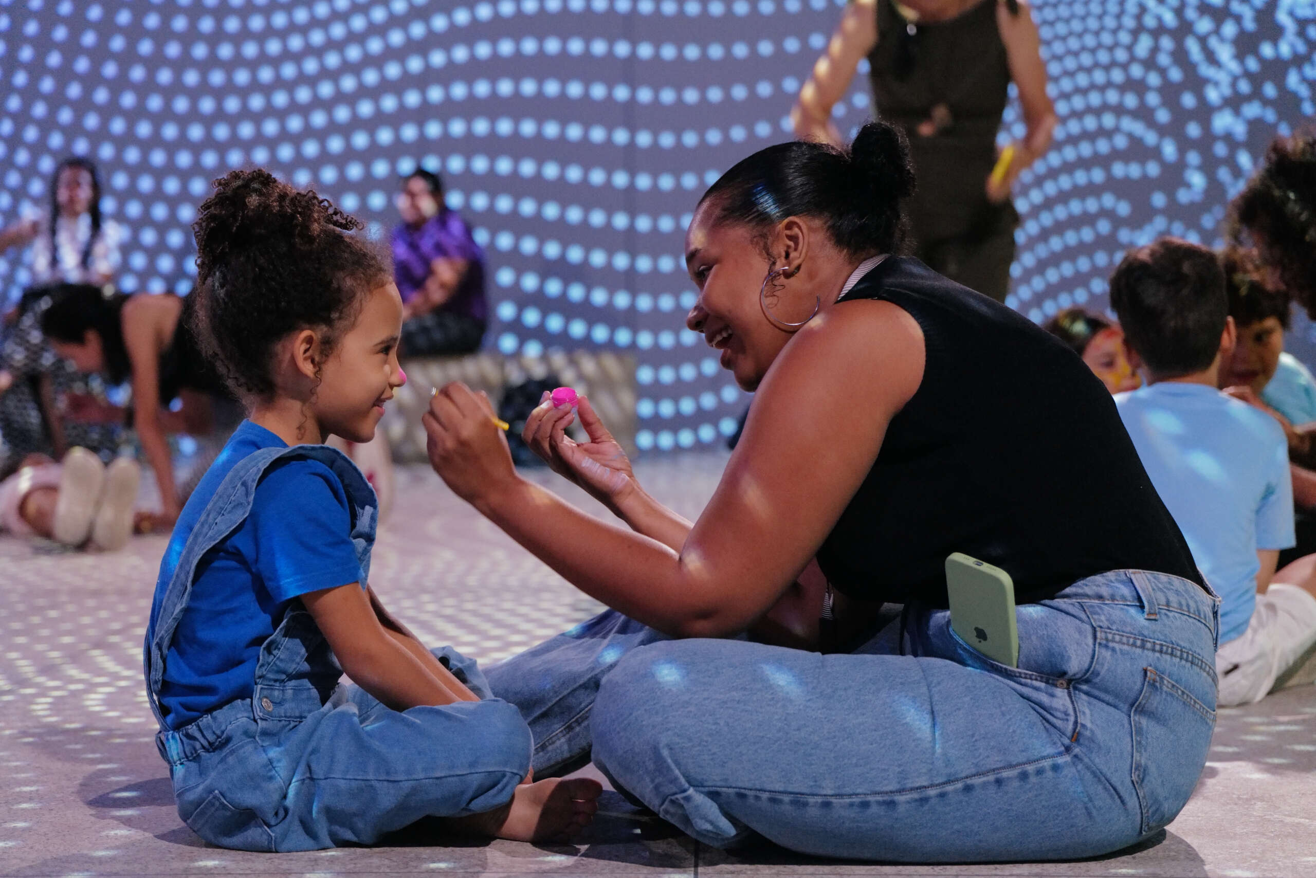 MIS realiza últimos dias da exposição “Hiromi Nagakura até a Amazônia com Ailton Krenak” e promove novas atividades da programação de férias