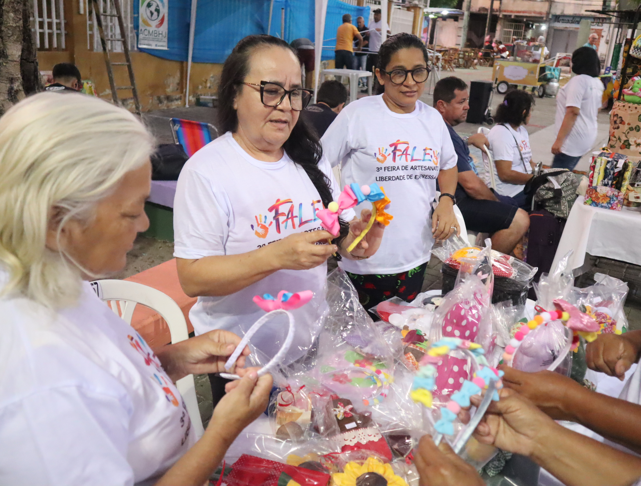 Com apoio da Secult, Feira de Artesanato Liberdade de Expressão ocupa praças, institutos e associações de Fortaleza com oficinas, arte e empreendedorismo 