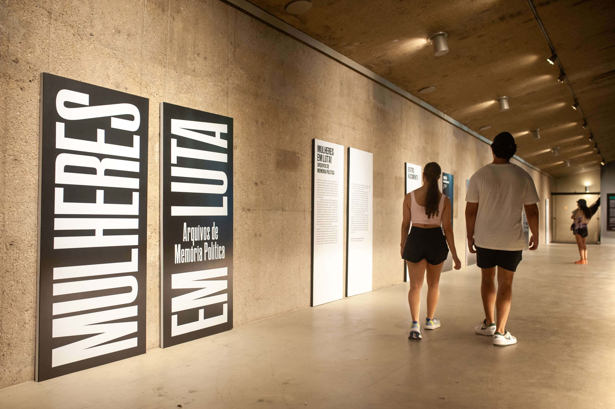 Galeria da Liberdade realiza visitas mediadas à exposição “Mulheres em Luta! Arquivos de memória política”
