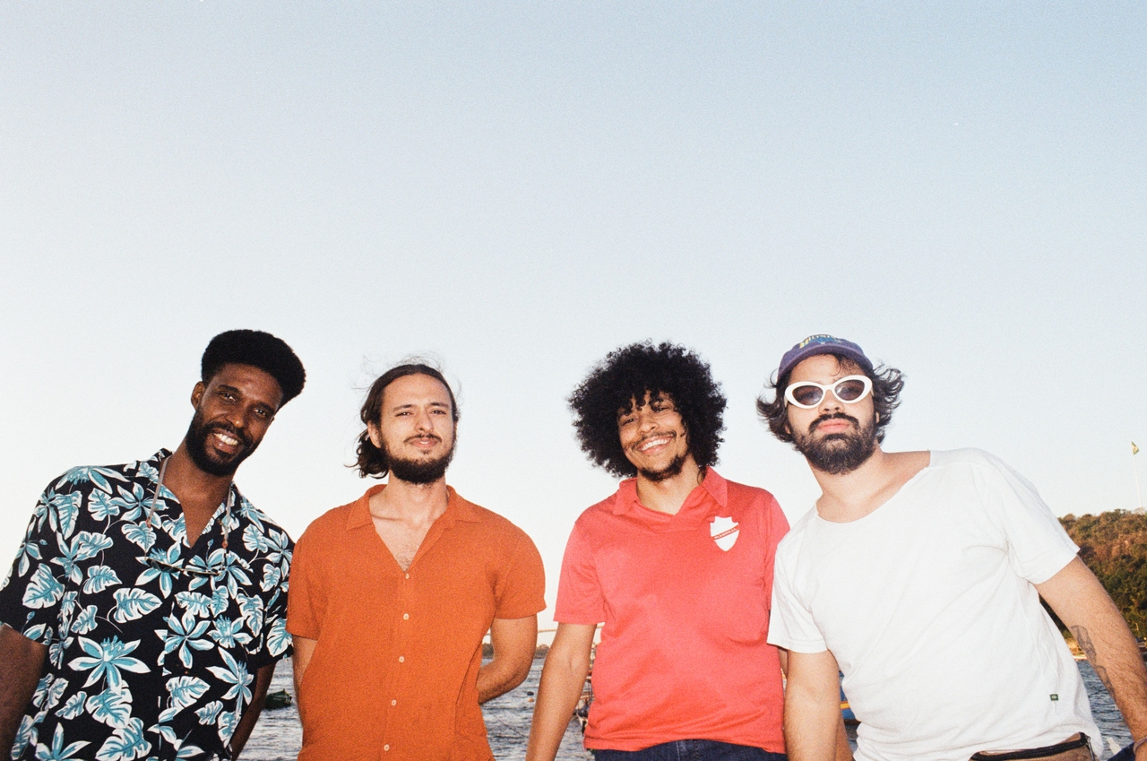 Boogarins apresenta show “BACURI” no Dragão do Mar em outubro
