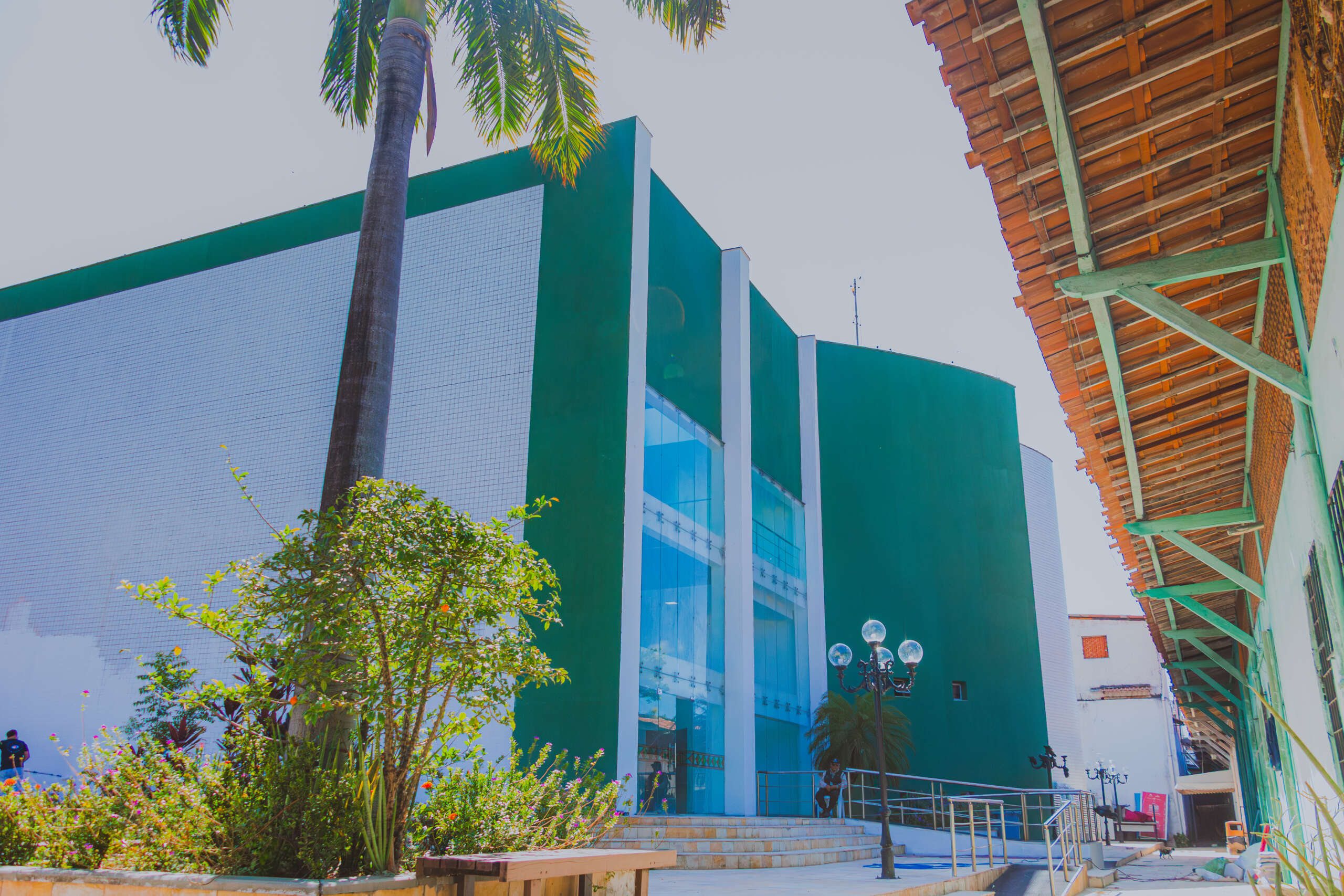 Governo do Ceará reabre Teatro Carlos Câmara após obras de revitalização