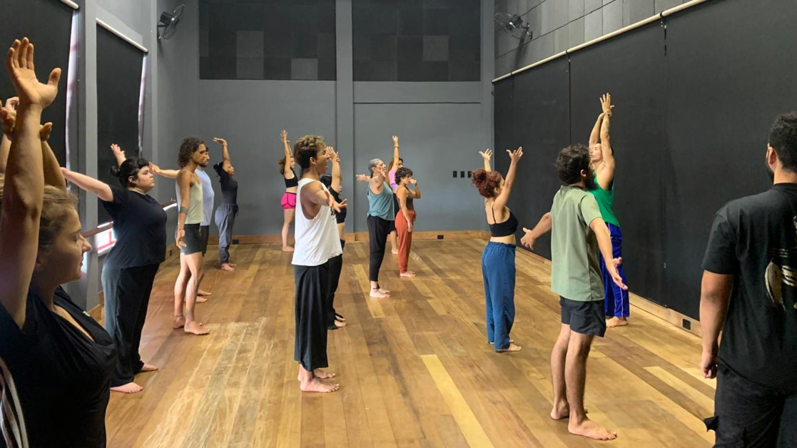 Pausa na correria: Porto Iracema promove aulas gratuitas de condicionamento físico com pilates e dança na hora do almoço