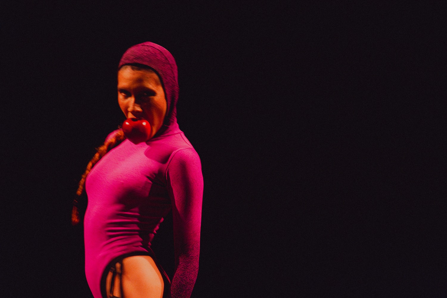 Espetáculo “Maldita” encerra temporada de estreia nesta quinta-feira (29) no Teatro Dragão do Mar
