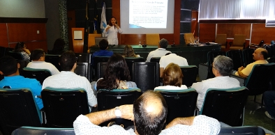Colaboradores da Semace assistem palestra sobre prevenção ao câncer de próstata