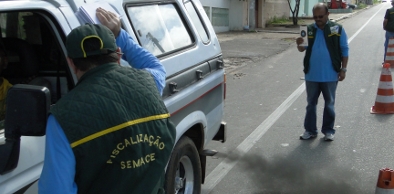 Apenas 2,5% dos carros no Ceará monitorados pela Semace estão emitindo fumaça em excesso