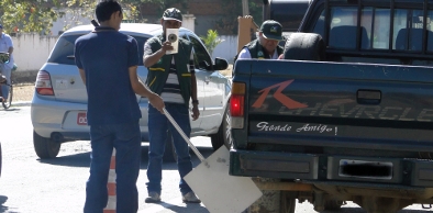 Blitze da Semace flagram dez carros poluindo acima do permitido no Cariri