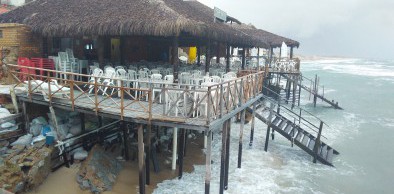 Semace e SPU verificam área adequada para licenciamento ambiental de barracas de praia de Beberibe