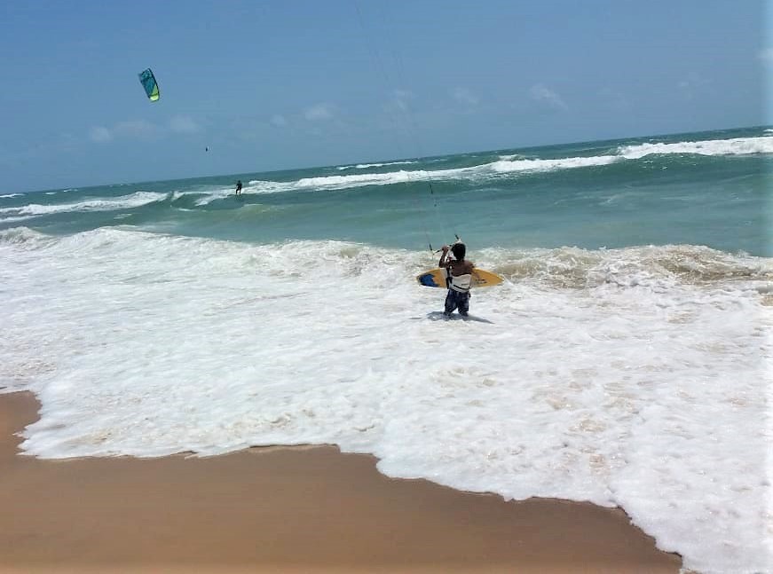 Praias do litoral oeste estão livres de óleo