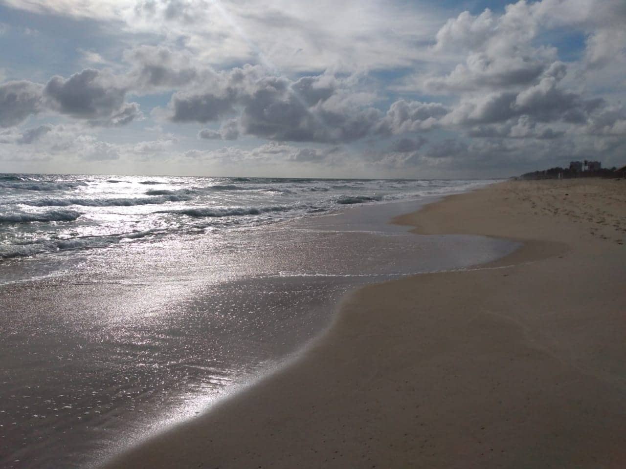 Férias tem Praia do Futuro toda própria para banho
