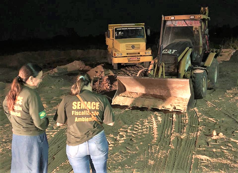 Semace barra retirada de areia do rio Jaguaribe