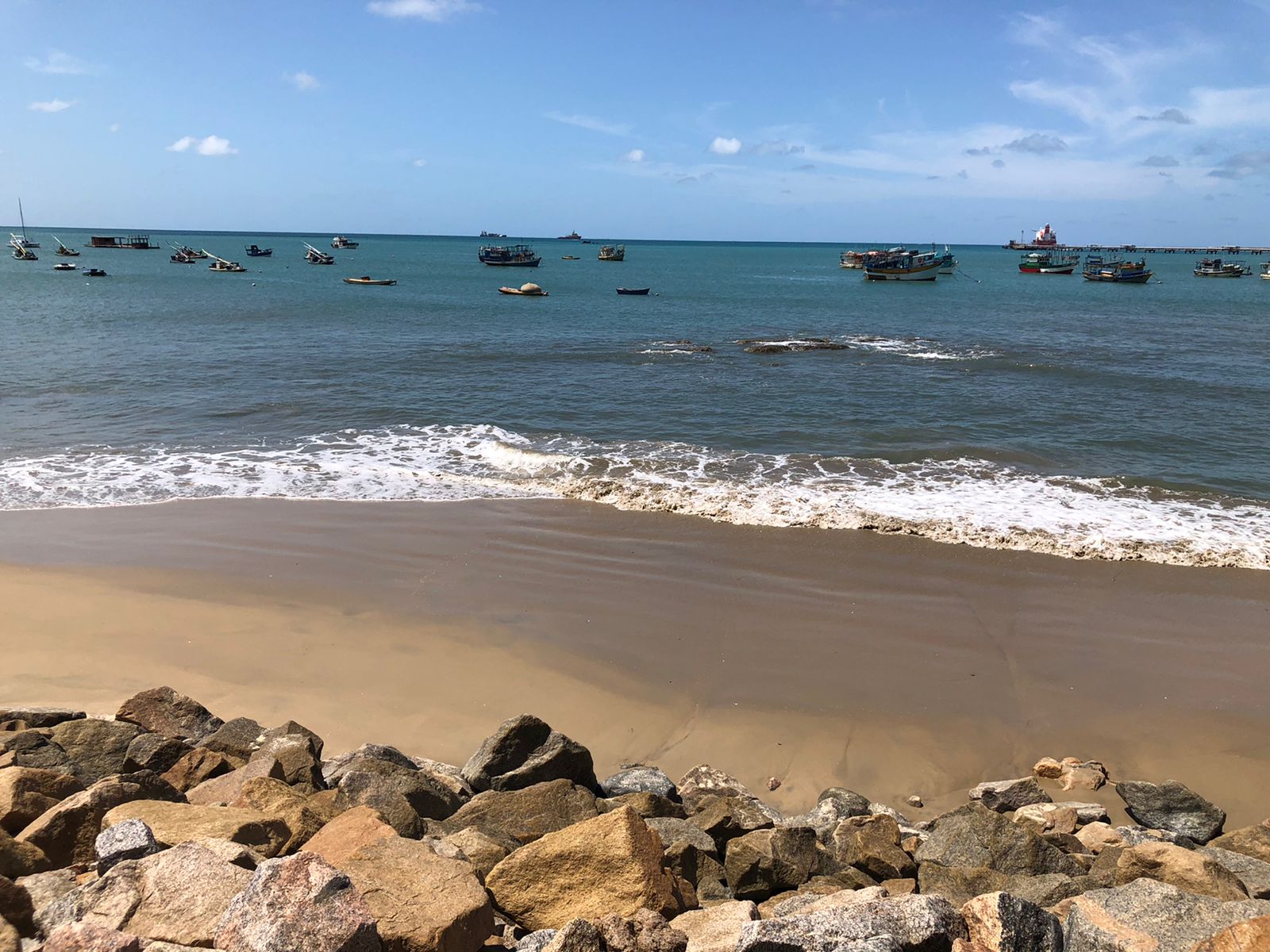 Fortaleza tem 19 trechos de praias próprias para banho, segundo boletim Semace