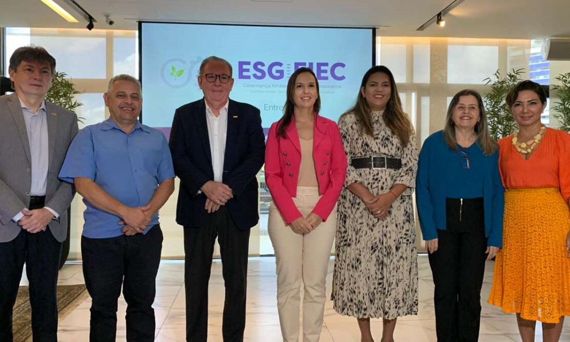Superintendente Adjunta da Semace participa da entrega do Selo ESG-FIEC