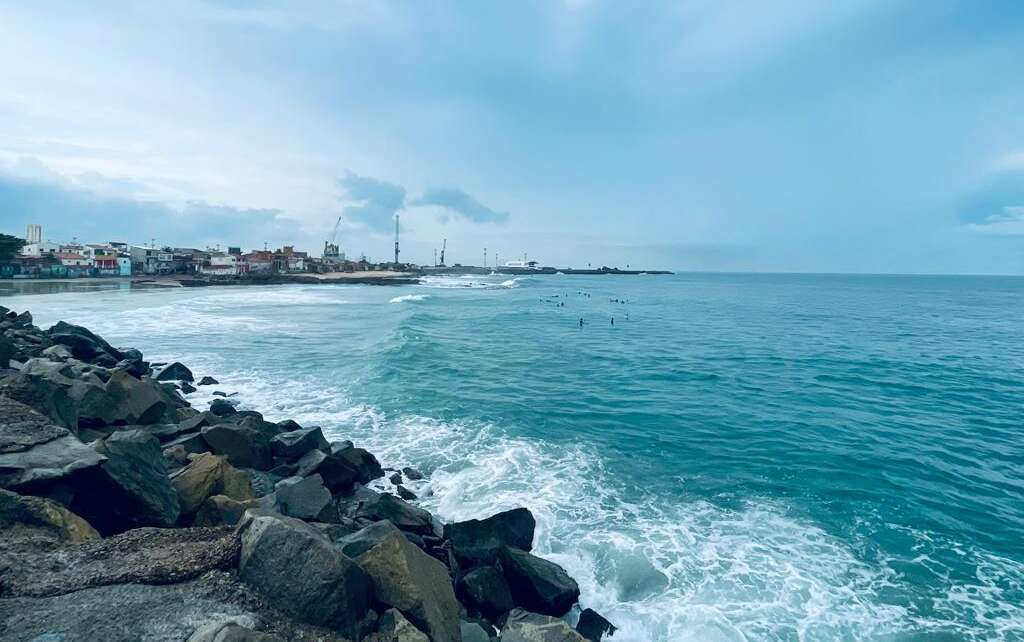 17 trechos de praia estão próprios para banho em Fortaleza