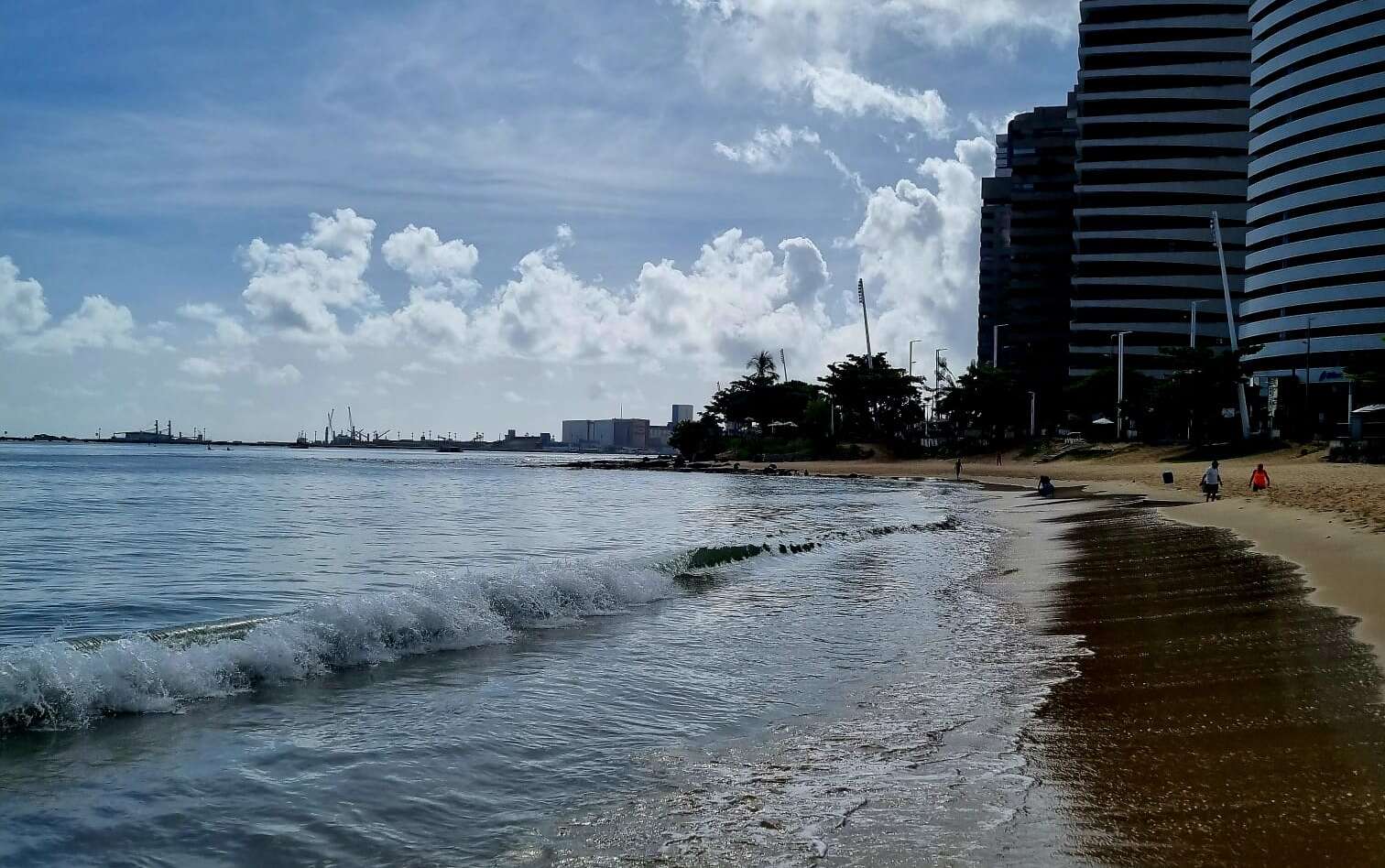 Fortaleza: 18 trechos estão próprios para banho neste fim de semana