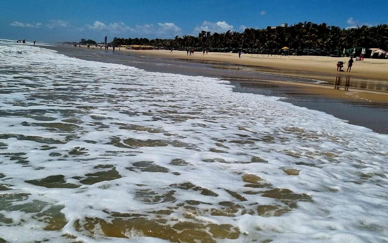 Praia do Futuro, Abreulândia, Sabiaguaba e mais 12 trechos de praias estão próprios para banho em Fortaleza