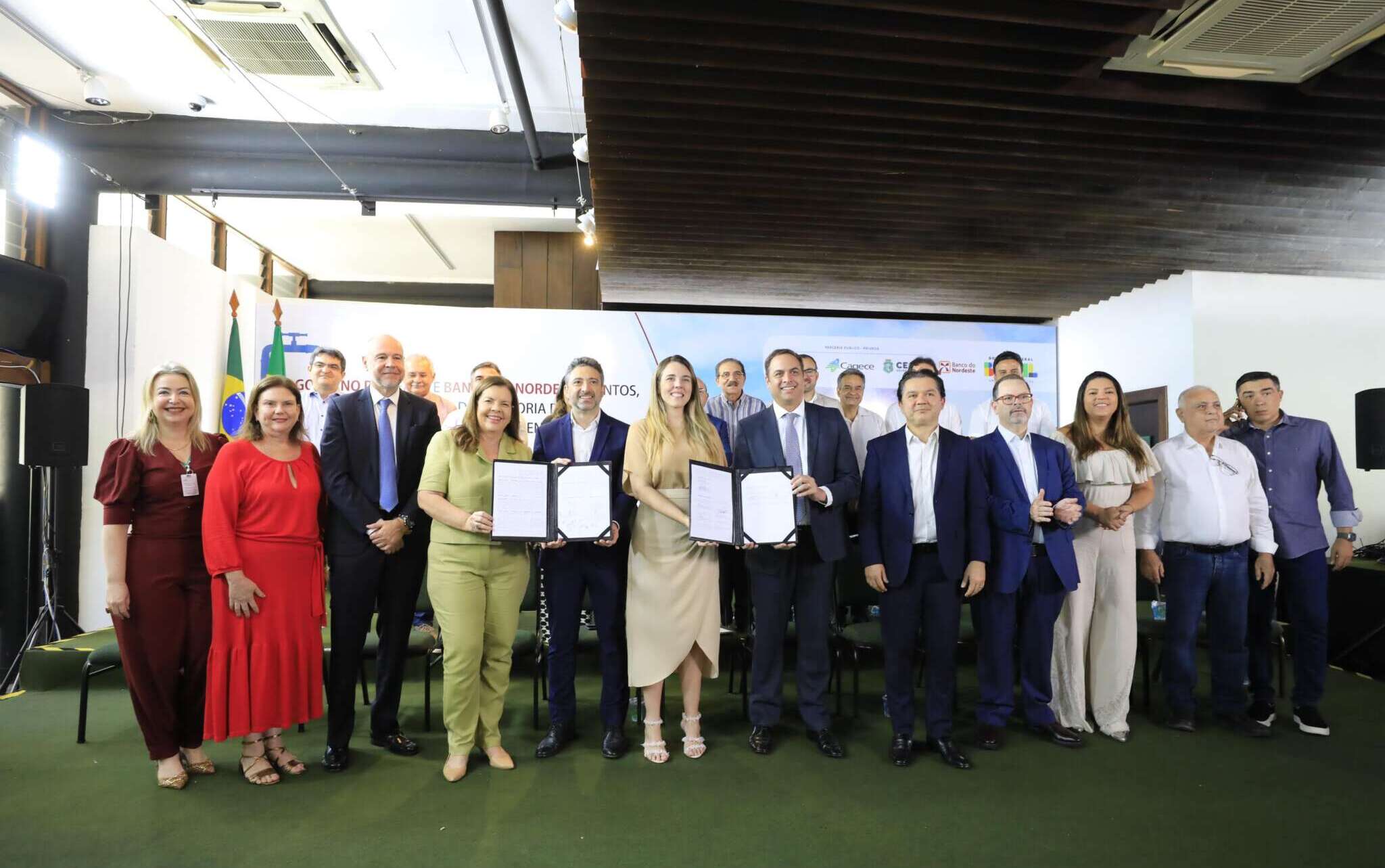 Ambiental Ceará e Banco do Nordeste assinam contrato de R$ 556 milhões para financiar obras de saneamento para cearenses