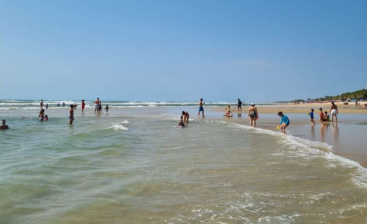 Fortaleza tem nove trechos de praia próprios para banho neste fim de semana