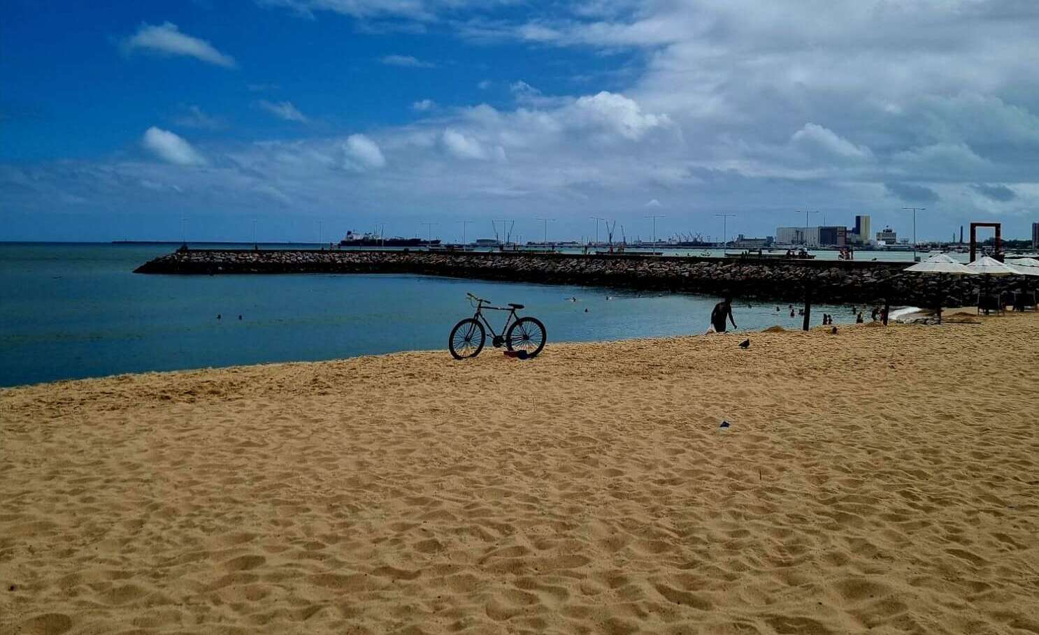 Feriadão na praia? Fortaleza tem 18 trechos próprios para banho