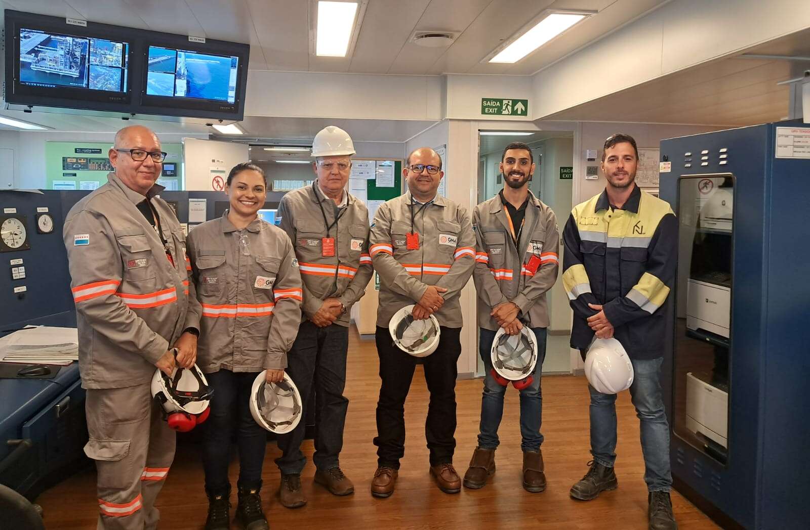 Semace realiza visita técnica ao navio FRSU no Porto de Açu para aprimorar análise ambiental