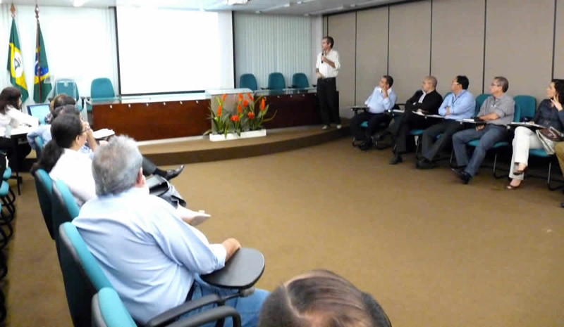 Executivos discutem monitoramento de projetos