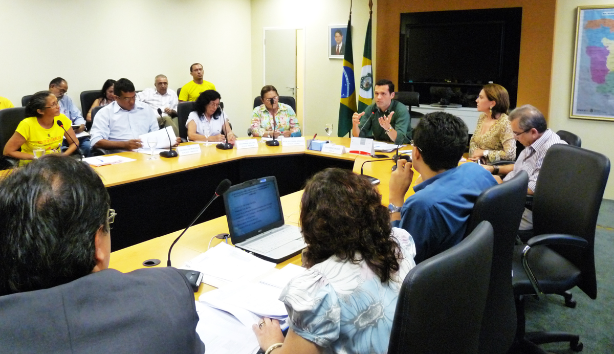 Estado antecipa 50% do décimo terceiro para o dia 22