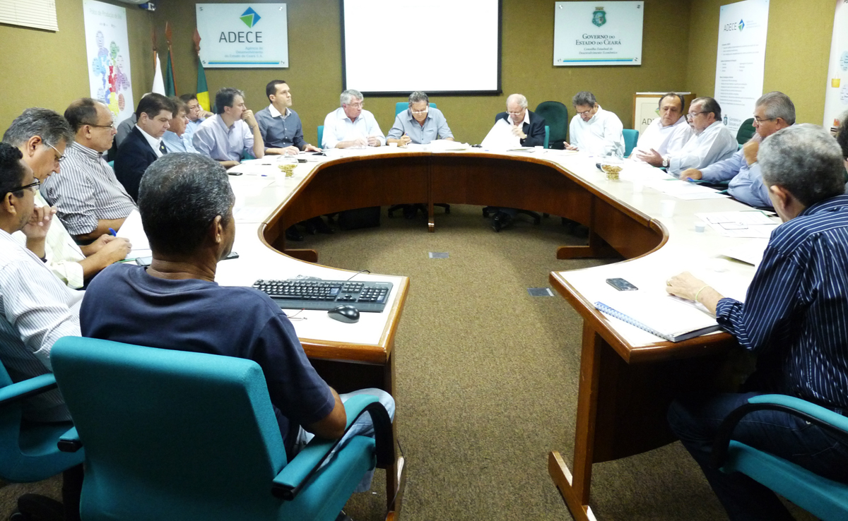Secretário apresenta PPA em reunião do Cede