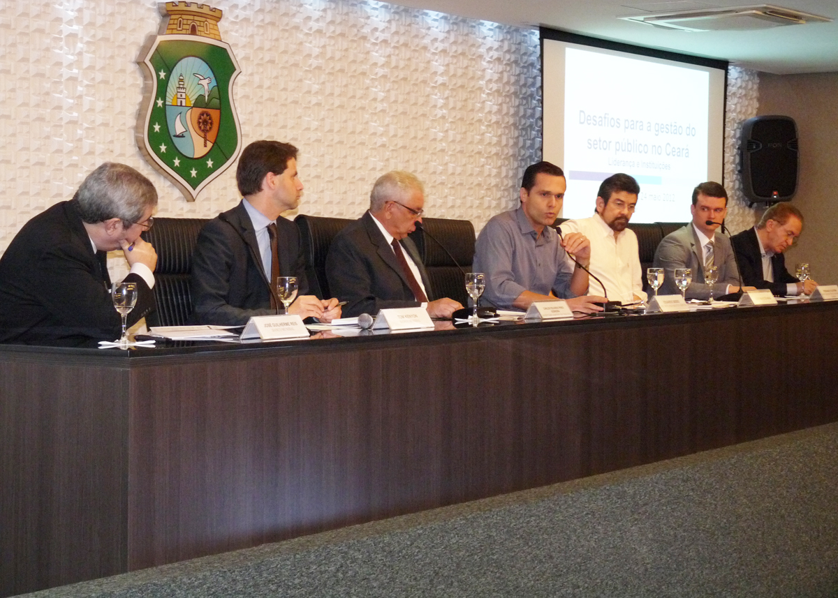Governador debate modelo de operação com Banco Mundial